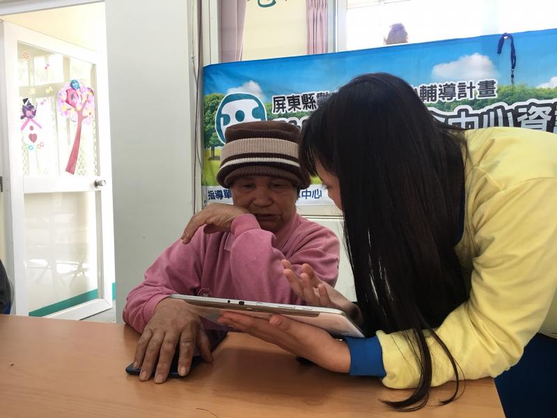 資訊小幫手，牡丹國中學童走入社區服務