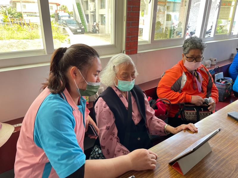 家人健康資訊共享  使用軟體:健康存摺，他是我的健康好幫手  有它真好