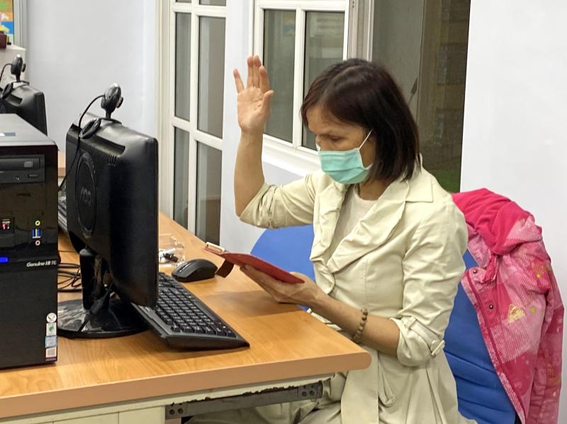 學員遇到困難，踴躍舉手發問