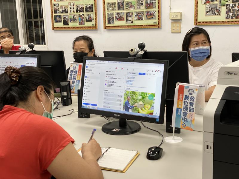 社群文案轉承起合、標題，和圖片安排順序，與慶典節令主題行銷手法。