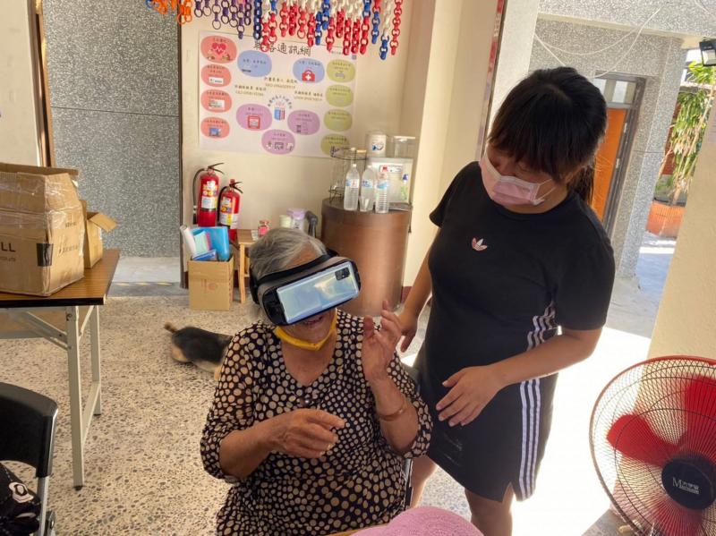 體驗VR眼鏡~仿若身歷其境般