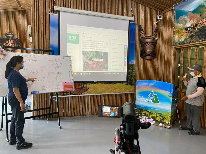 學員與講師介紹植物族語