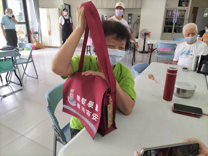 學員與吉安守愛卡的合照