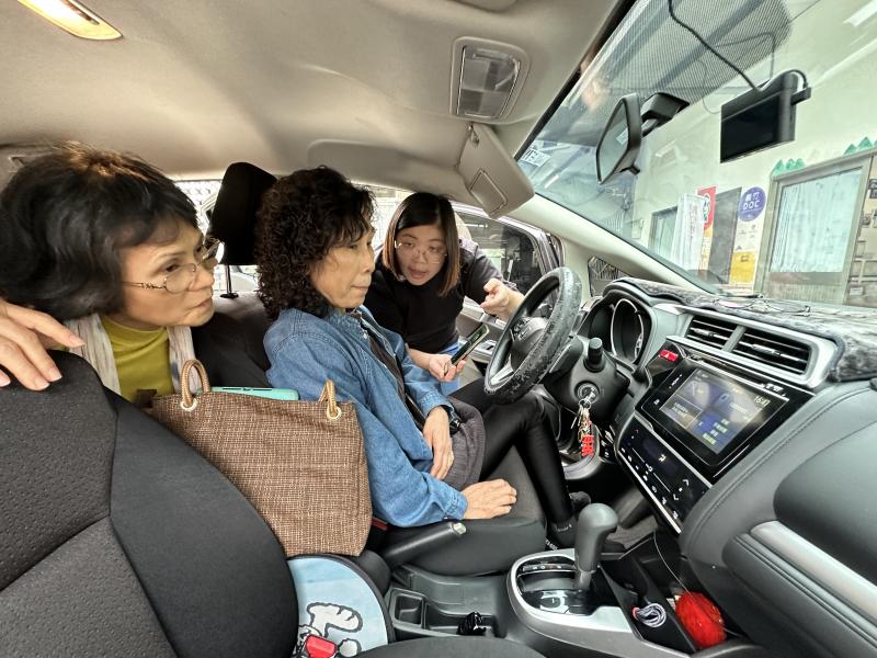 在車上上課解決問題