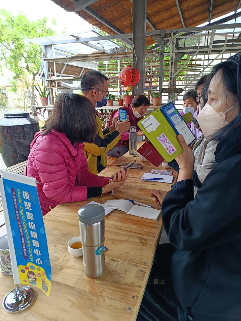 學員練習上課所學