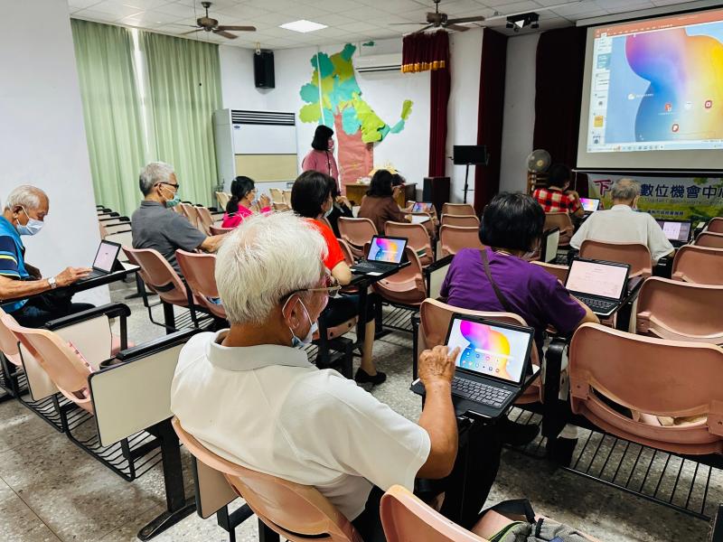 阿公有認真喔^^