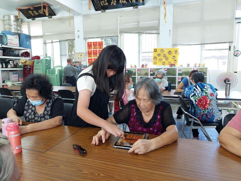 數位學習祖孫同樂