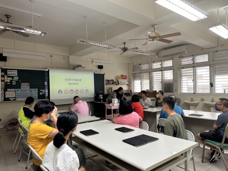 宣導性別平等與防止性騷擾，勇於對別人說不