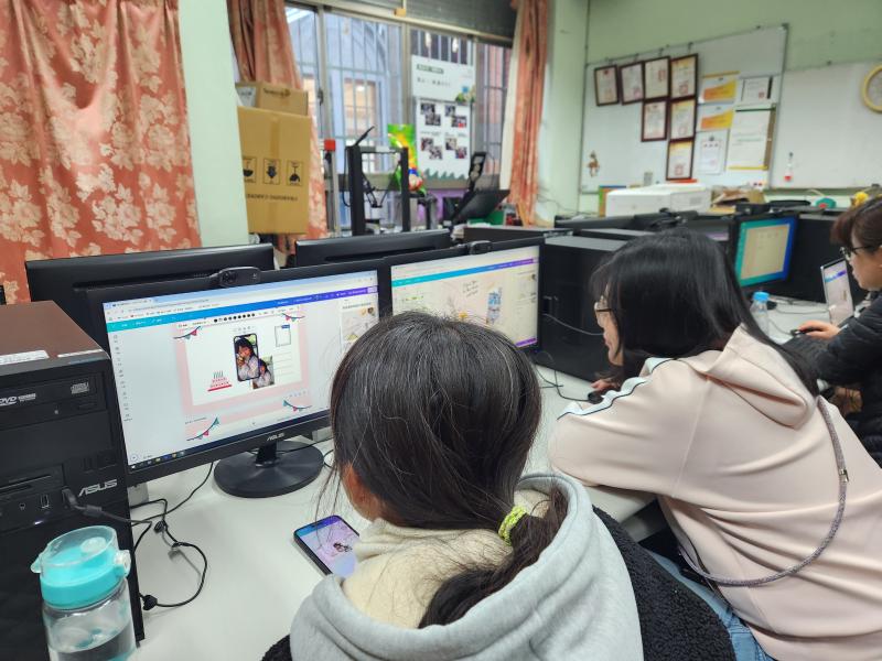 直接帶著學員到臨近7-11的ipon印出