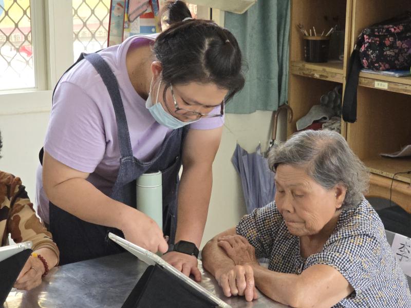 老師解決學員遇到的瓶頸。