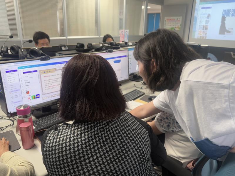 每位學員都成功完成屬於自己的海報設計