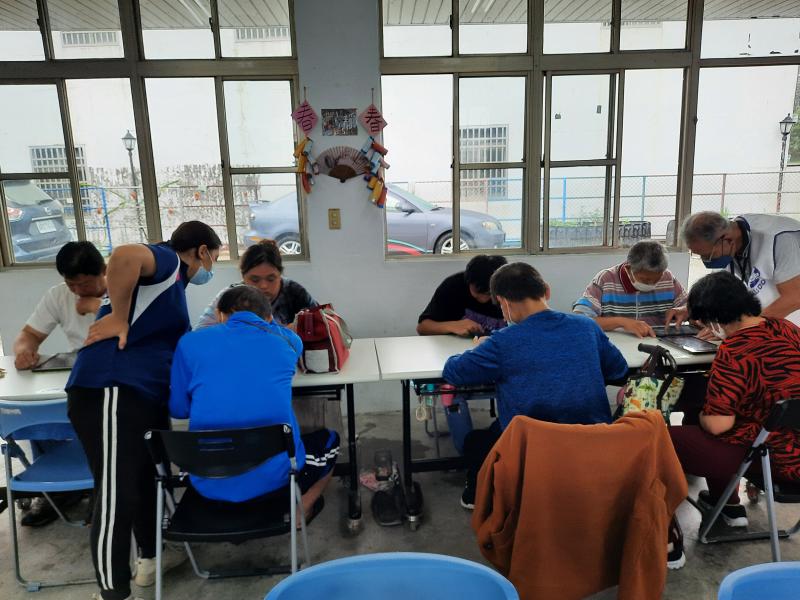 月來月美跑第一-封面照