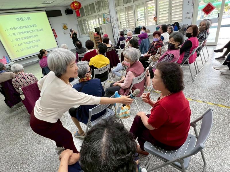 學員分享給我們在生活中使用載具的好處