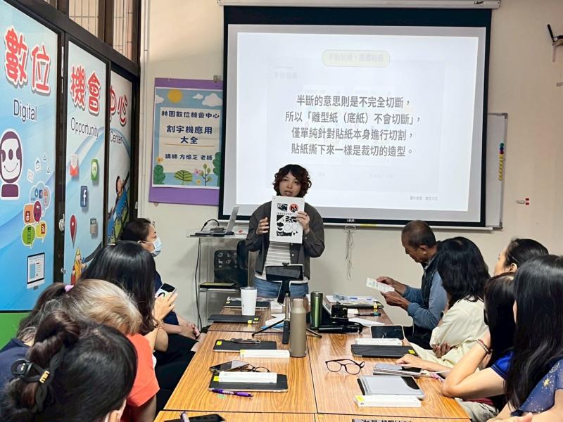 方憶芝老師的精心指導，每位學員都發揮無限創意。