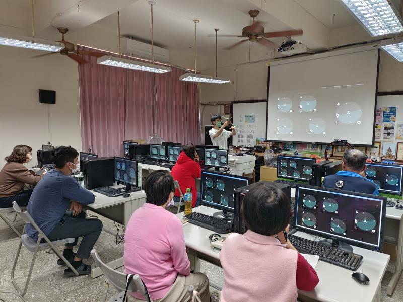 講師介紹無人機姿態儀