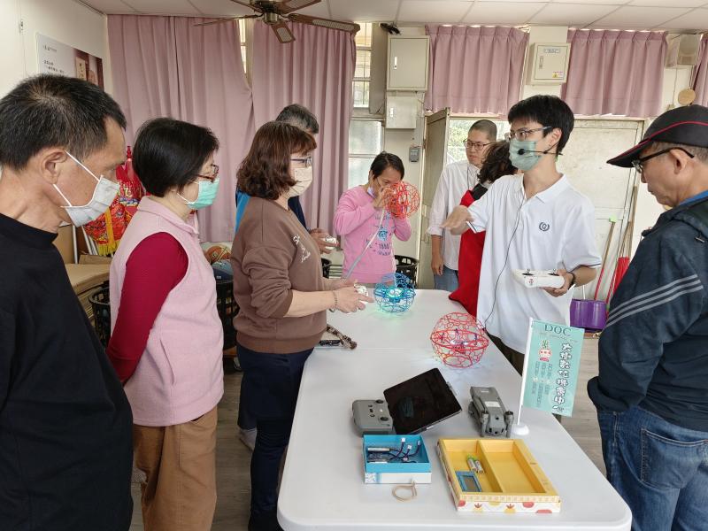 講師說明使用無人機注意事項