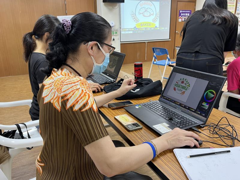 馬公DOC執行秘書報名全程參與，順利跟上課程進度並產出設計作品。