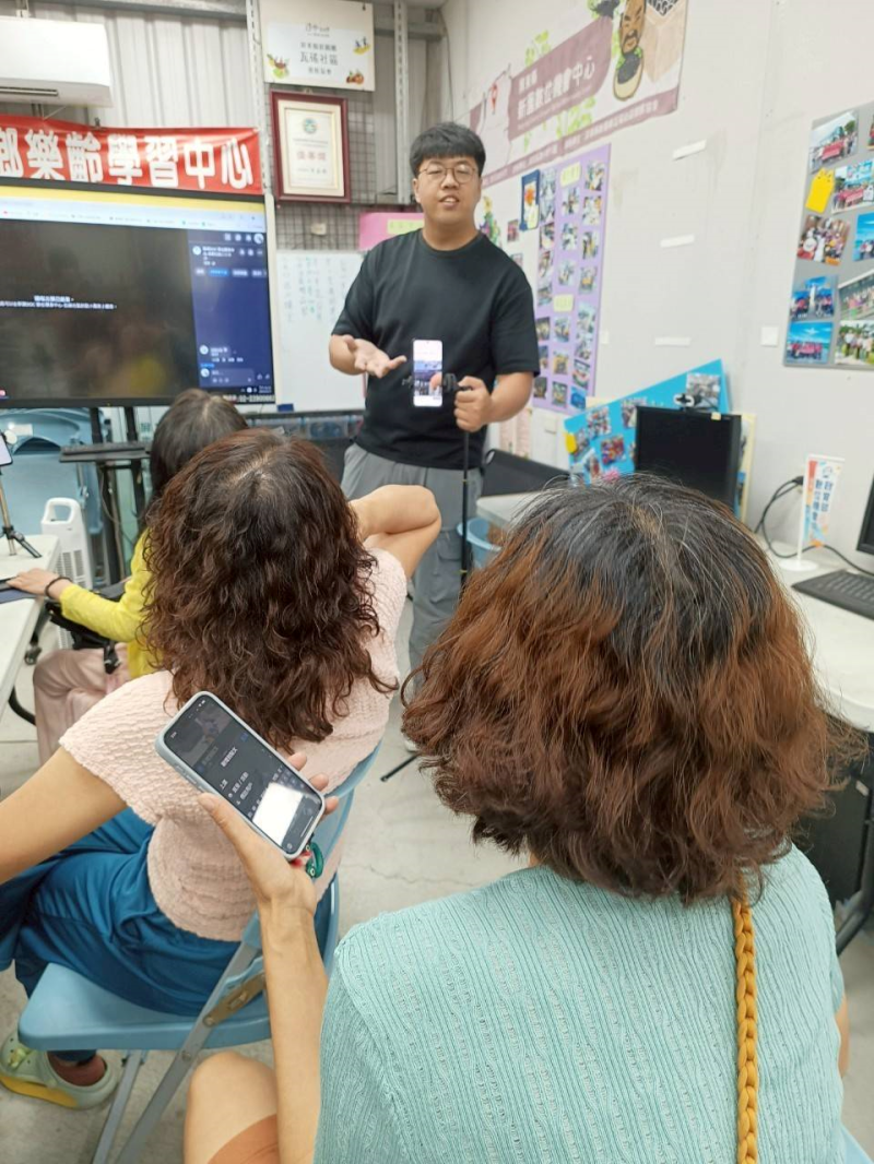 使用手機直播模式臉書直播示範