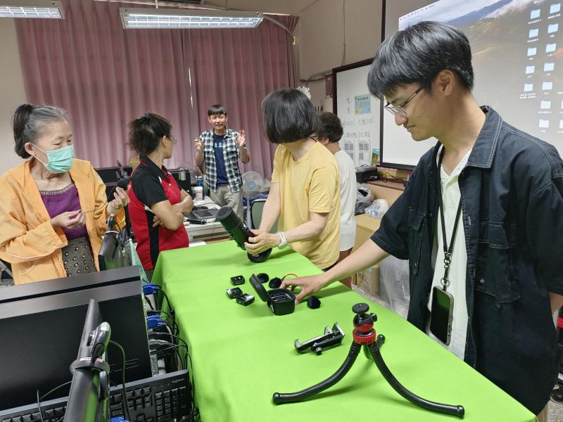 學員們來看一看大樹DOC的錄音設備