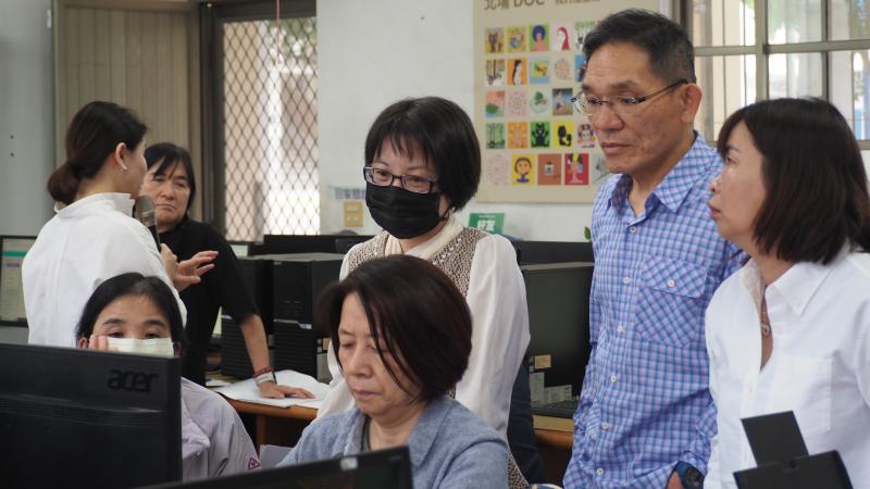 學員共同進行討論與發表