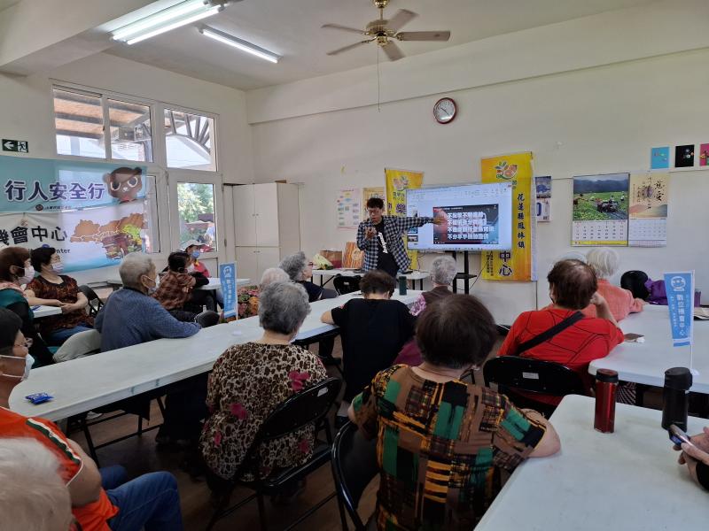 講師提醒學員防詐騙4不