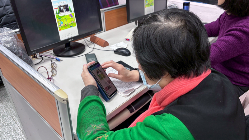 學員下載「Canva」APP並安裝註冊、綁定，並實際操作練習。