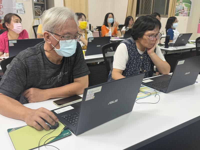 AI是最新的科技，不管幾歲活到老學到老的精神最為敬佩。