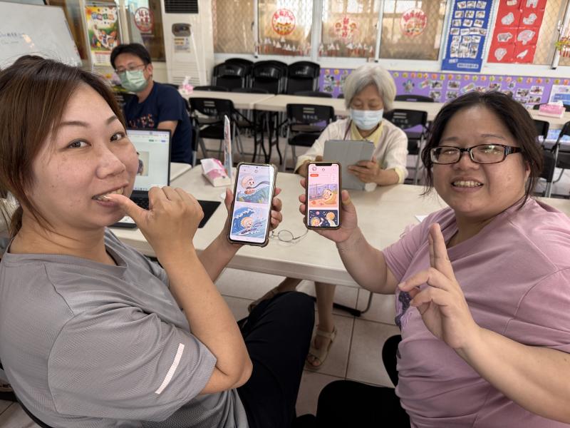 學員嘗試根據白沙在地特色元素，給予AI工具指令，產生不同的設計稿再修改指令。