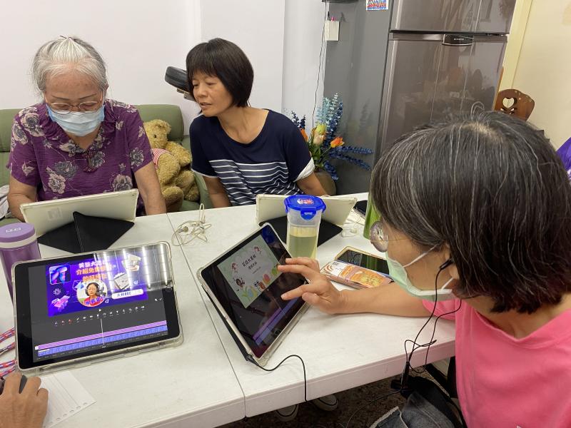 老師為學員解決碰到的問題