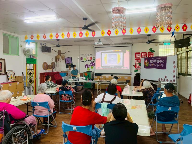 趣味玩電繡-封面照