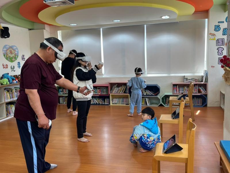 體驗虛擬實境的感受