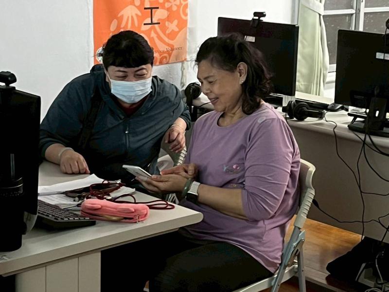 學員課餘時間熱烈討論