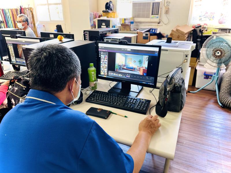 透過課程學員們紛紛表示，這種便捷的方式讓他們受益匪淺，無論是工作上還是個人學習應用上，都能大幅提高效率。現場大家互相觀摩別人製作出來的影片，都覺得非常有趣和新奇!