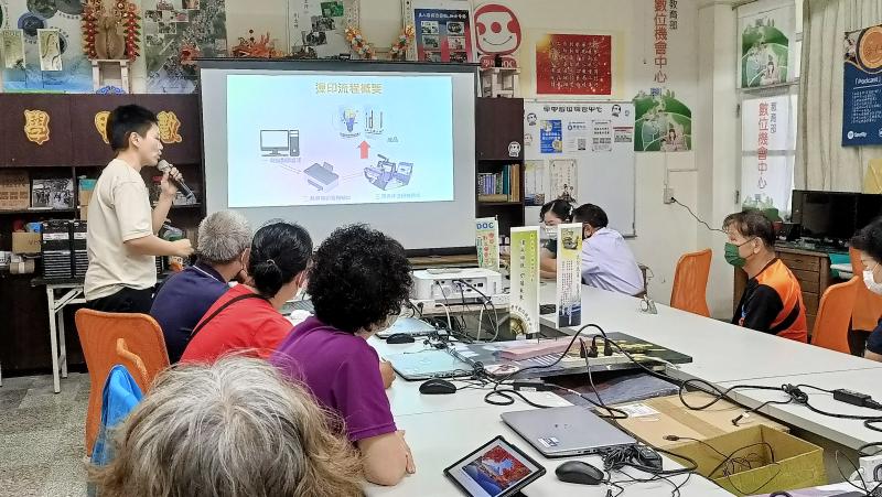 學員透過課程了解熱轉印原理來完成具創意與實用性的成品