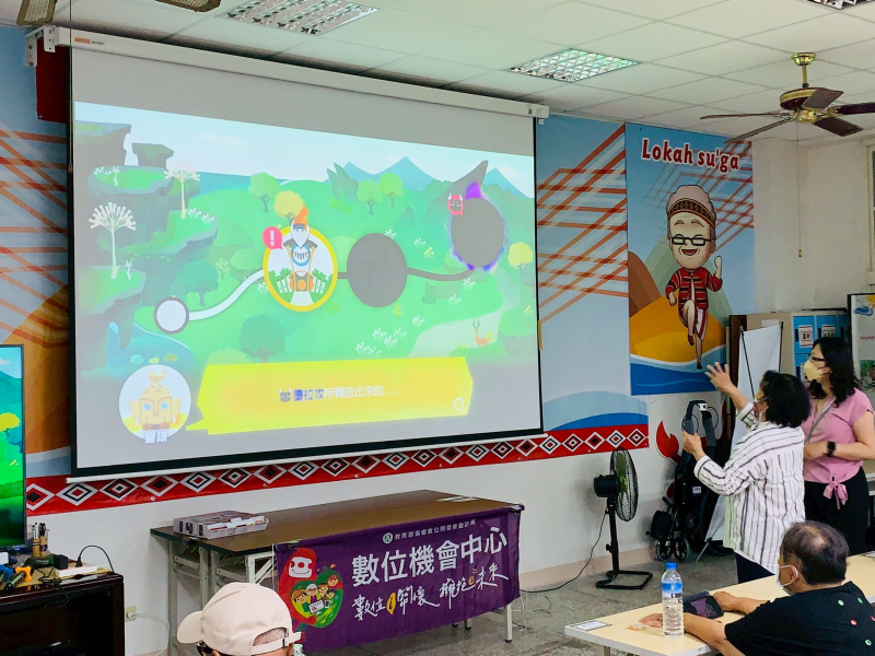 本堂課由活力滿滿的羅玉合老師帶領，結合 Nintendo Switch 的《健身環大冒險》，讓長輩們不只動動腦，還動動手腳，全場笑聲不斷、氣氛超嗨🔥