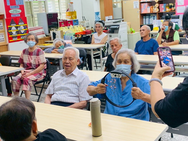 🔔 南澳DOC持續結合科技與關懷，設計符合長輩需求的課程，讓數位不只是操作，更是連結健康與歡樂的好工具