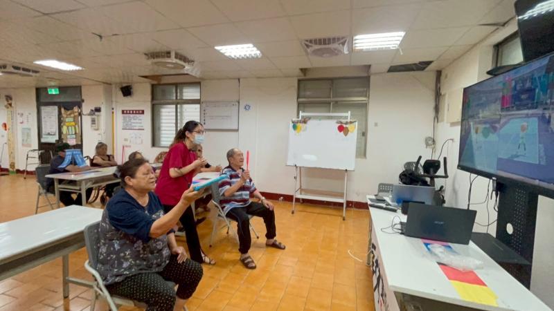 與長輩們一起展開一場充滿學習與互動的課程。