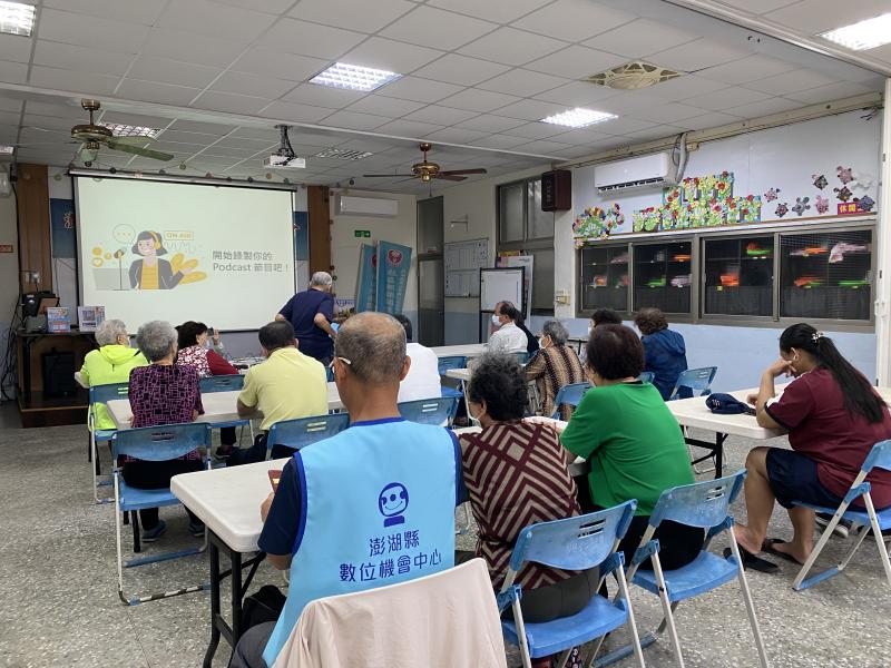 至興仁社區與大家分享分享播客的由來、內容屬性和受歡迎的頻道。