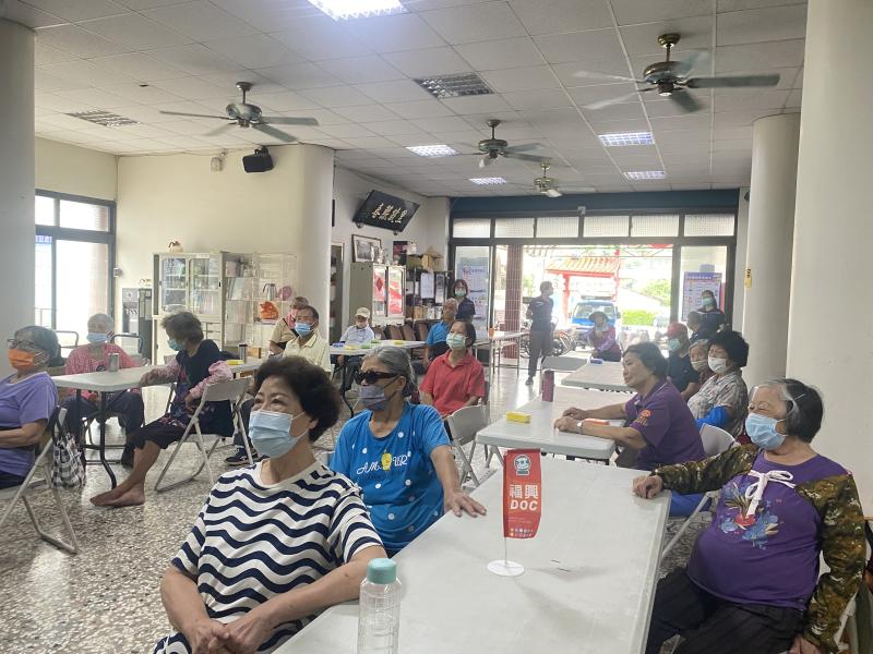 機智銀齡 : 開啟數位新生活-封面照