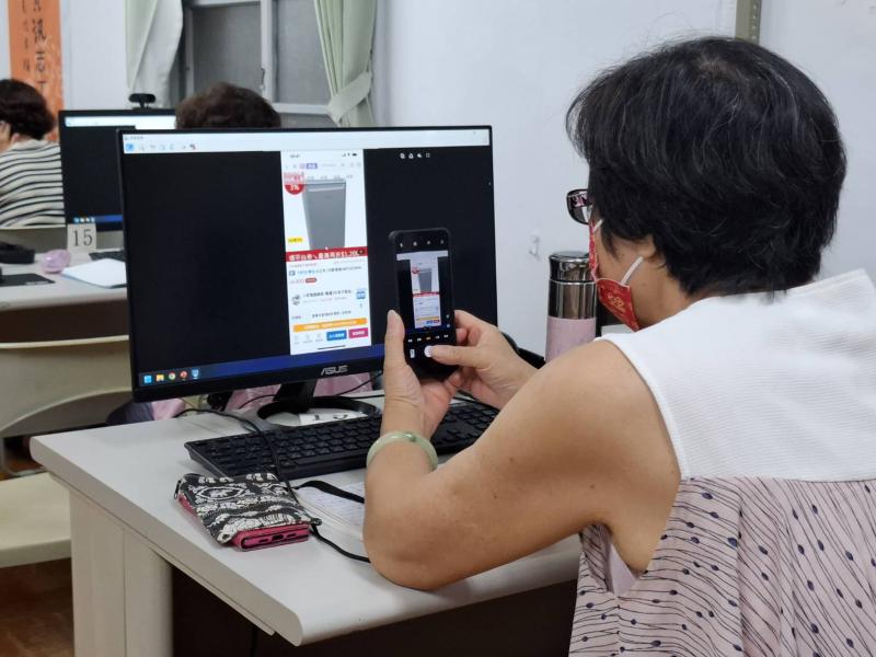 學員拍攝課程畫面