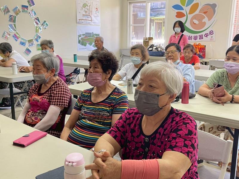 大家都很認真喔!