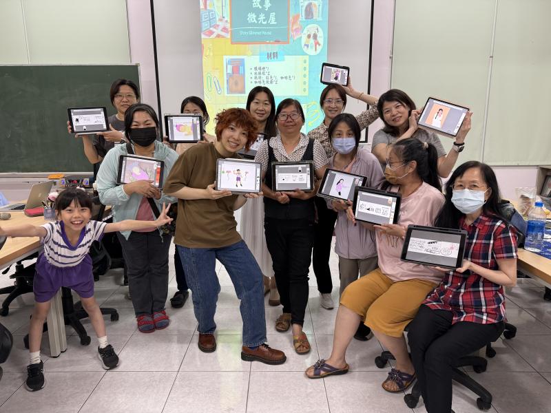 學員與作品合照