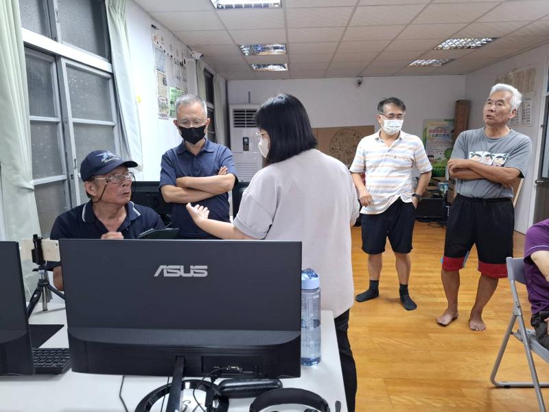 學員們課餘時間發問