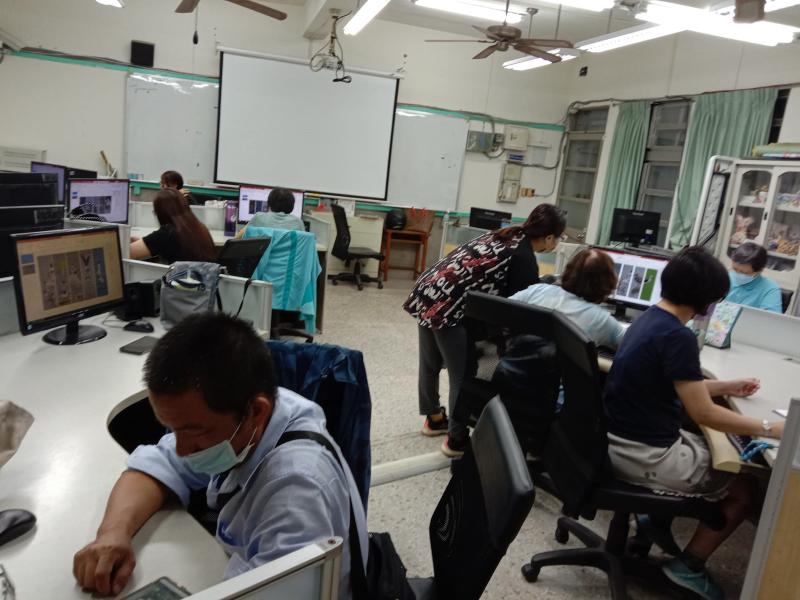 海報與文案設計-封面照