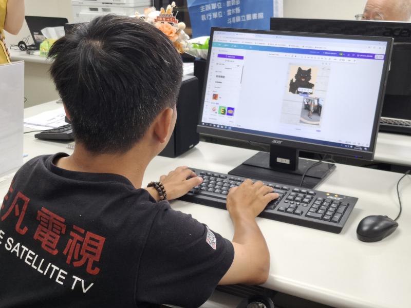 運用 Canva 線上設計平台，自行發想並創作圖案