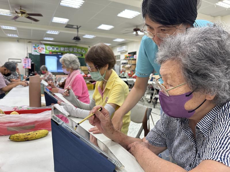 教導學員益智闖關遊戲APP