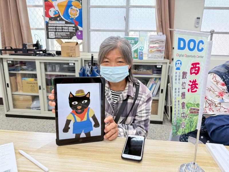 學員在老師的教學下，完成一幅完整的角色創作，她自己都嚇一跳，原本沒自信心的人，非常有成就感。