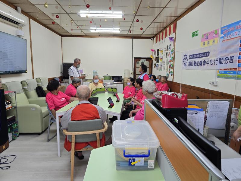 今天的課程重點 1.Wi-Fi 網路連結練習 2.認識標籤機的用途 3.使用手機、平板操作藍芽連結標籤機