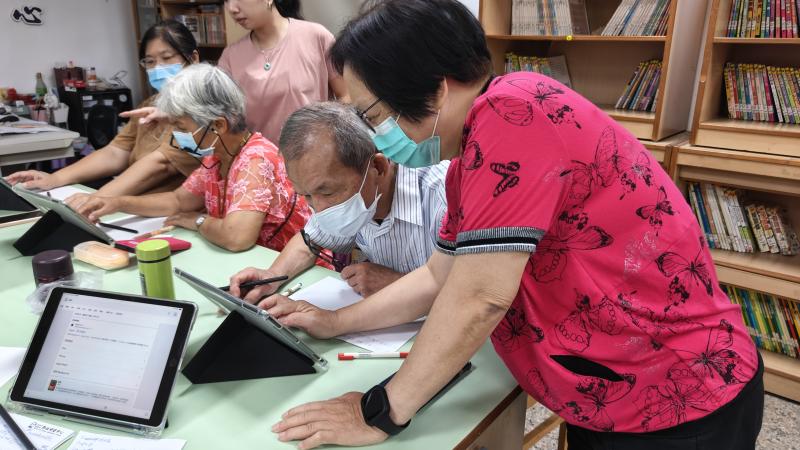 學員互相指導，共同切磋