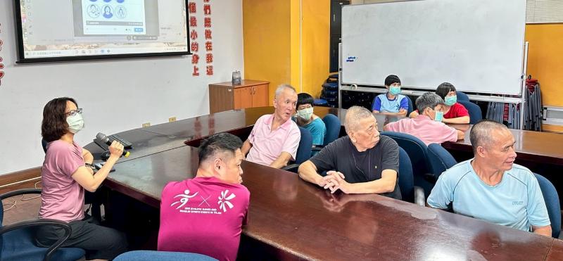 助教在資訊素養主題宣導